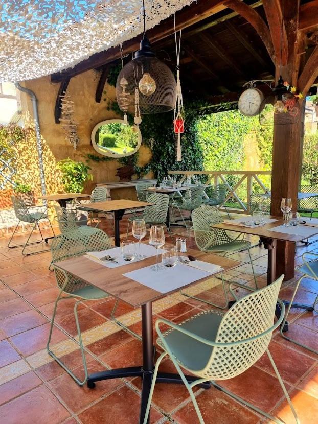Hotel Restaurant Du Commerce Estang ภายนอก รูปภาพ