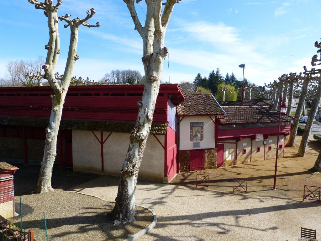 Hotel Restaurant Du Commerce Estang ภายนอก รูปภาพ