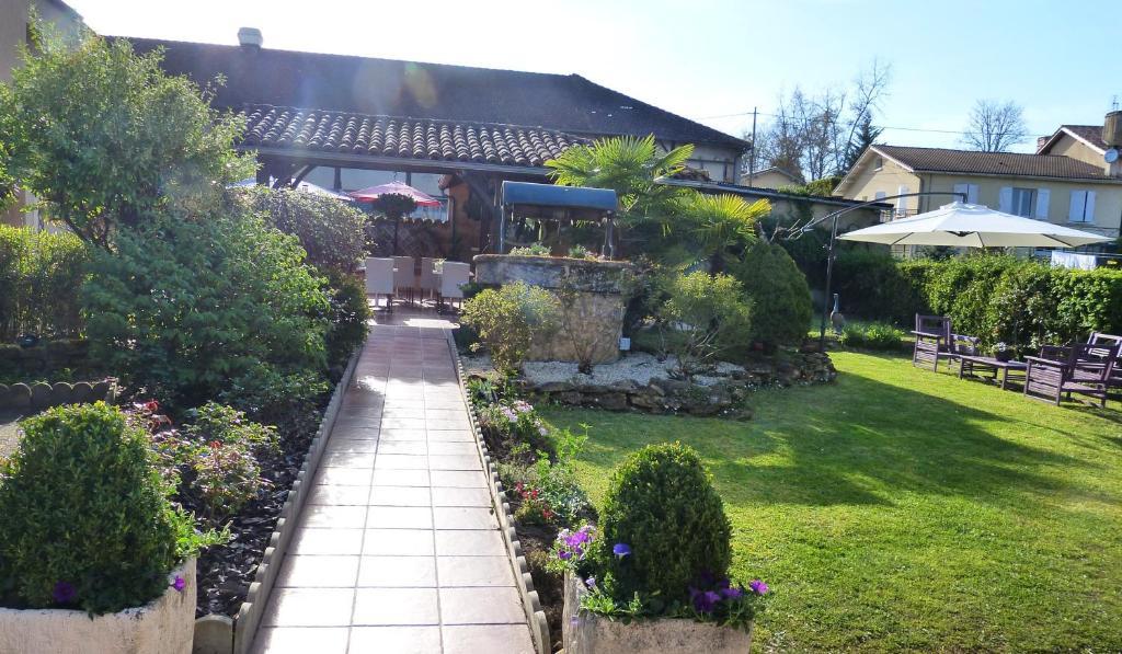 Hotel Restaurant Du Commerce Estang ภายนอก รูปภาพ