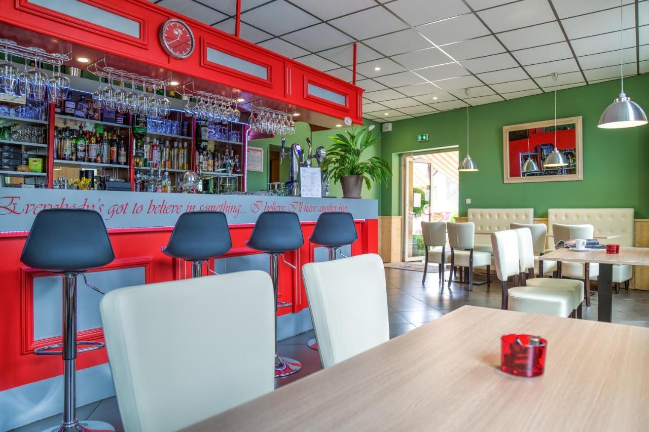 Hotel Restaurant Du Commerce Estang ภายนอก รูปภาพ